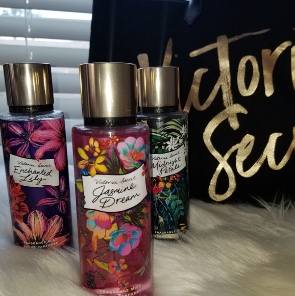 Victoria Secret Bundle - Picture 2 of 9